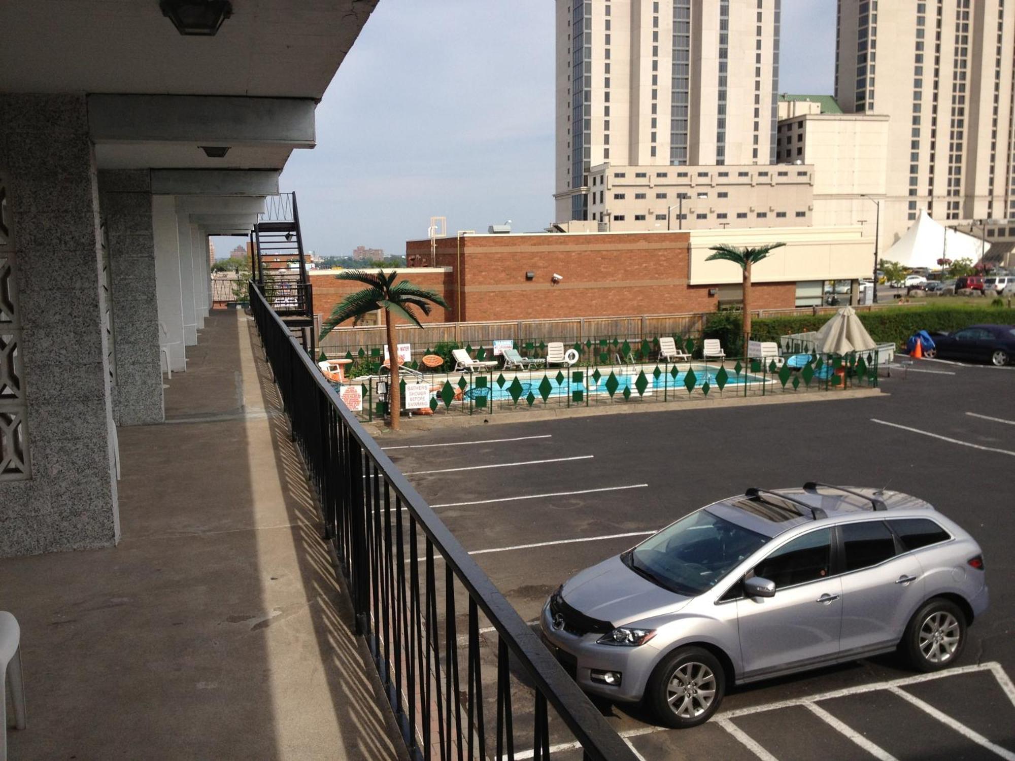 شلالات نياغارا Rainbow Motor Inn - Fallsview المظهر الخارجي الصورة